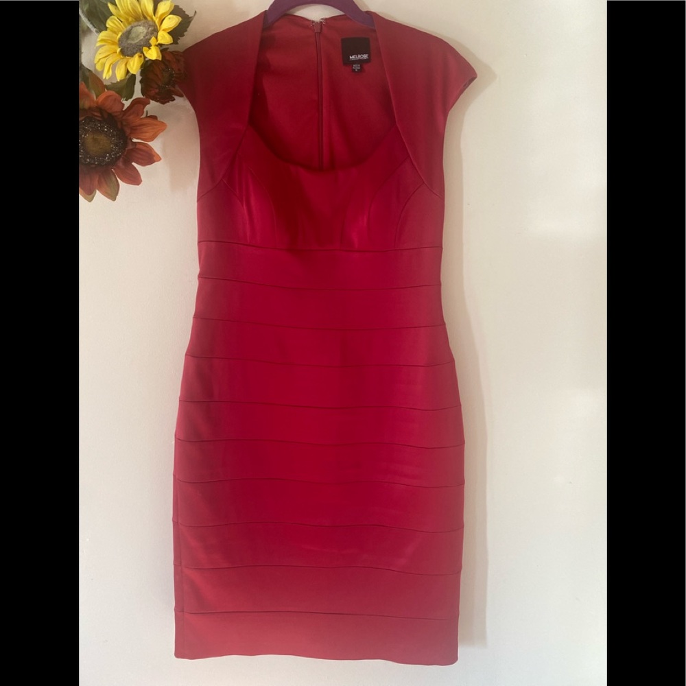 Melrose little red dress size 6 silky and beautiful for the holidays.